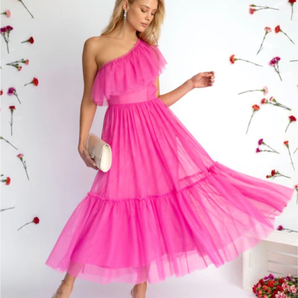 ✨NWT✨ VICI Adore You One Shoulder Tulle Midi Dress in Barbie Pink